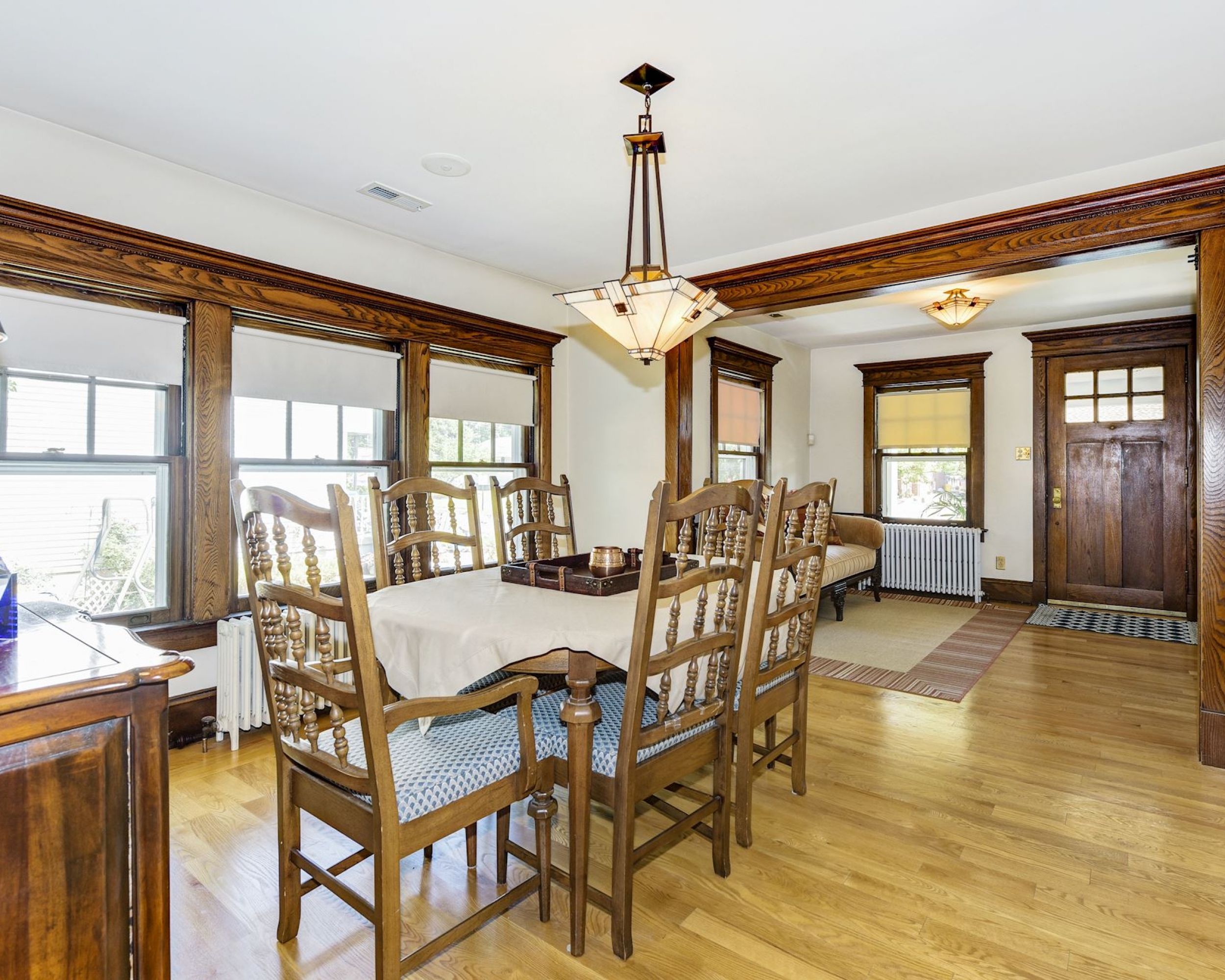 Bungalow dining room