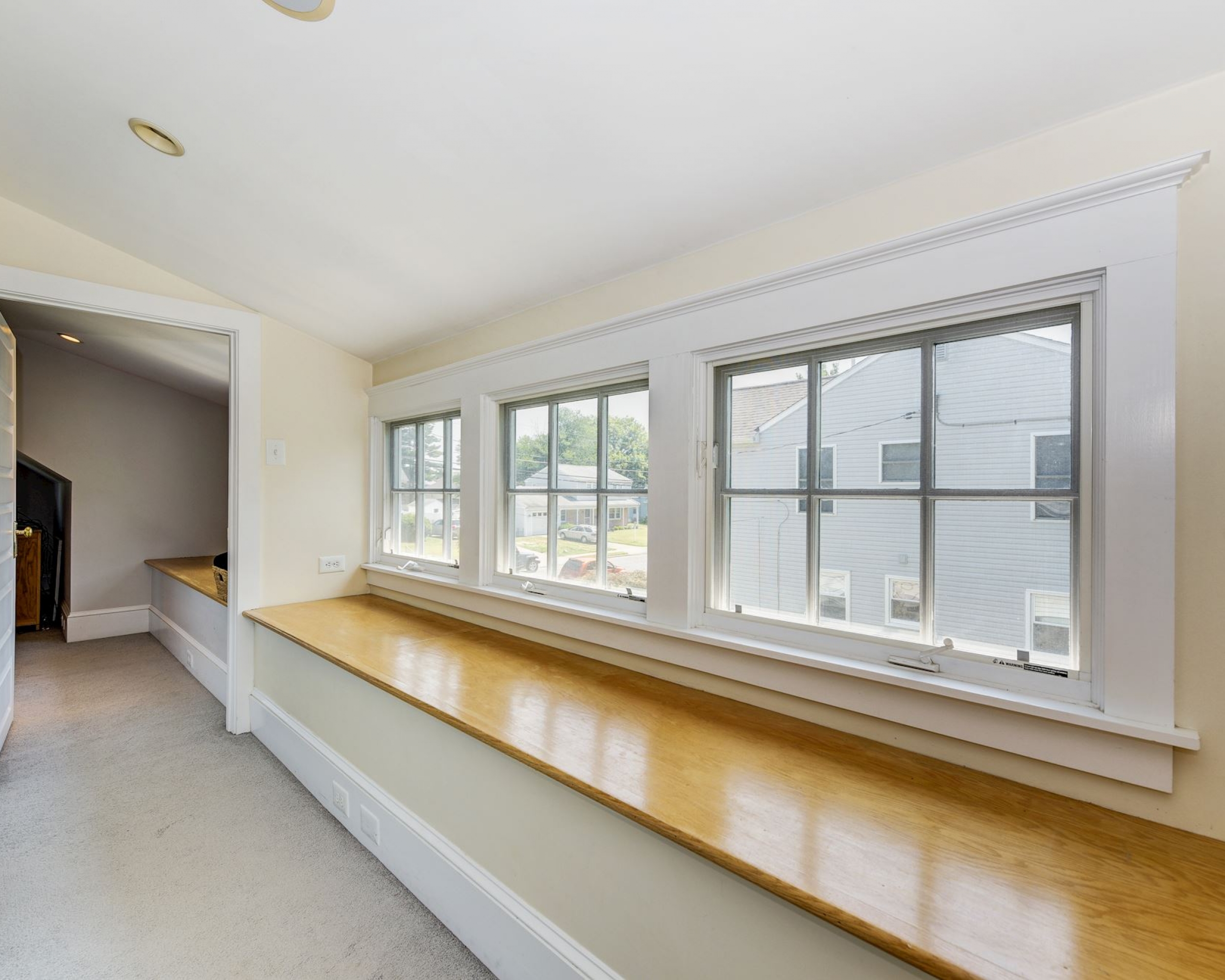 Bungalow windowseat